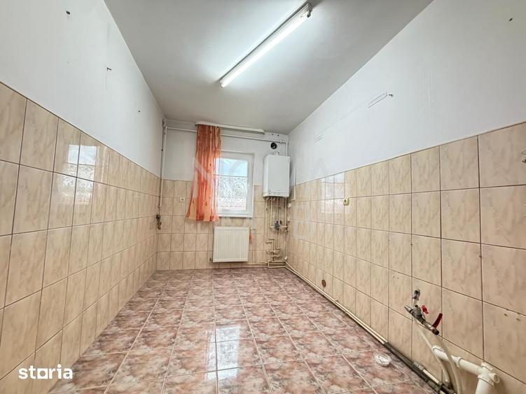 Apartament cu 3 camere decomandat în Central