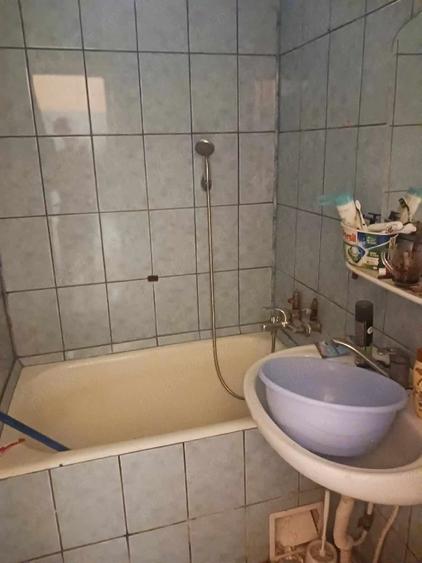 Apartament cu 2 camere decomandat în Petros