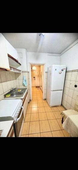 Apartament cu 3 camere semidecomandat în Titan