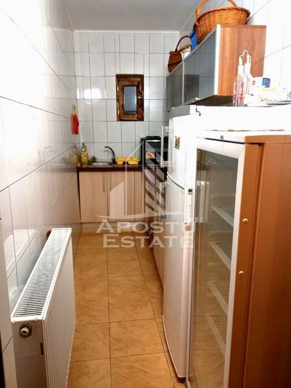 Casă individuală cu 8 camere cu Canalizare în Moneasa