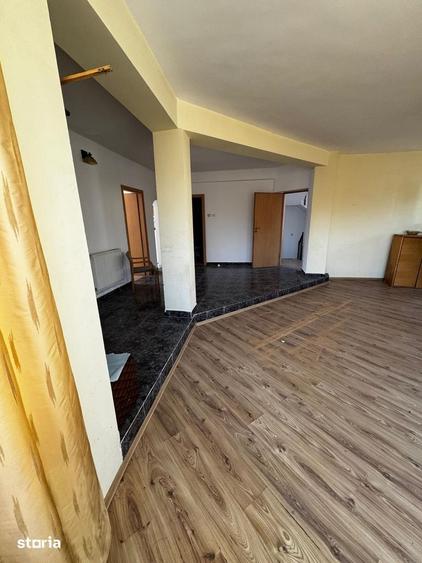 Casă cu 8 camere cu Teren 352 Mp în Ultracentral