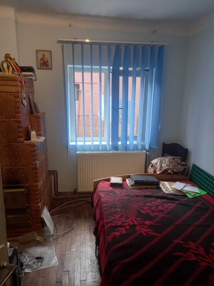 Casă cu 4 camere în Bănești