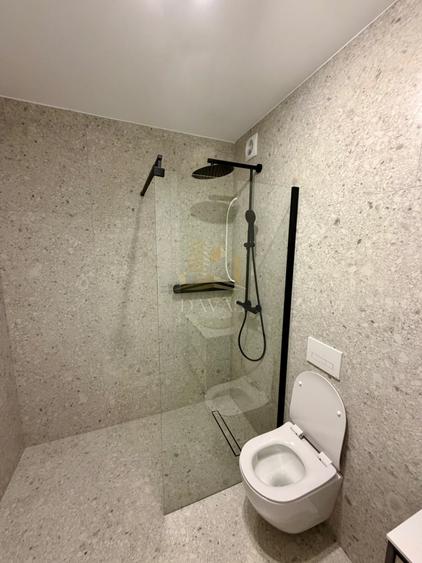 Apartament cu 2 camere semidecomandat, mobilat în Semicentral