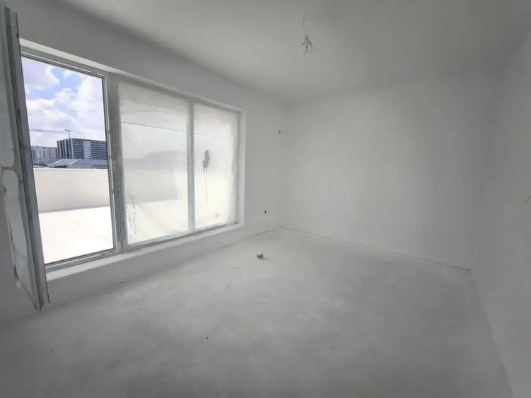 Apartament cu 3 camere decomandat în Theodor Pallady