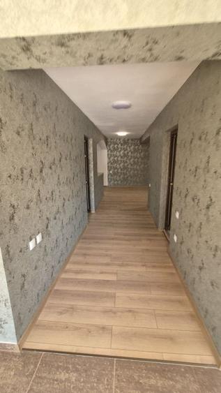 Casă cu 9 camere cu Canalizare în Central