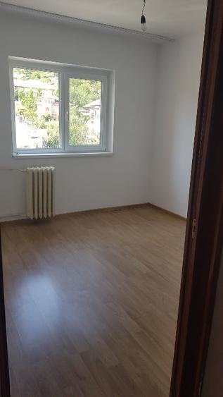 Apartament cu 2 camere decomandat, mobilat în Lenin Sud