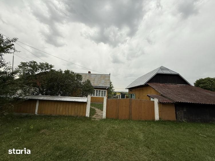 Casă cu 3 camere cu Teren 7600 Mp în Putna