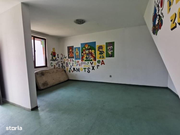 Casă cu 4 camere în Dudu