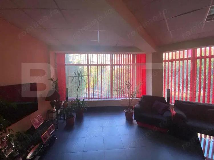 Casă cu 5 camere cu Teren 265 Mp în 1 Mai