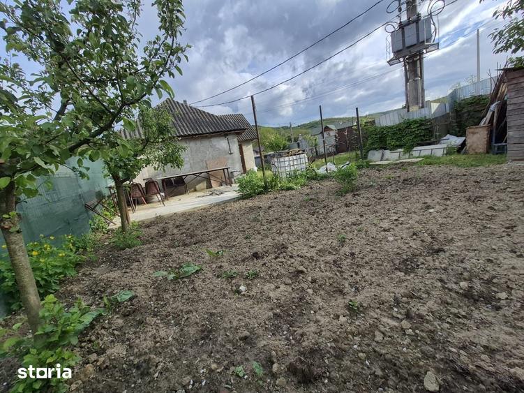 Casă cu 2 camere cu Teren 330 Mp în Cleja