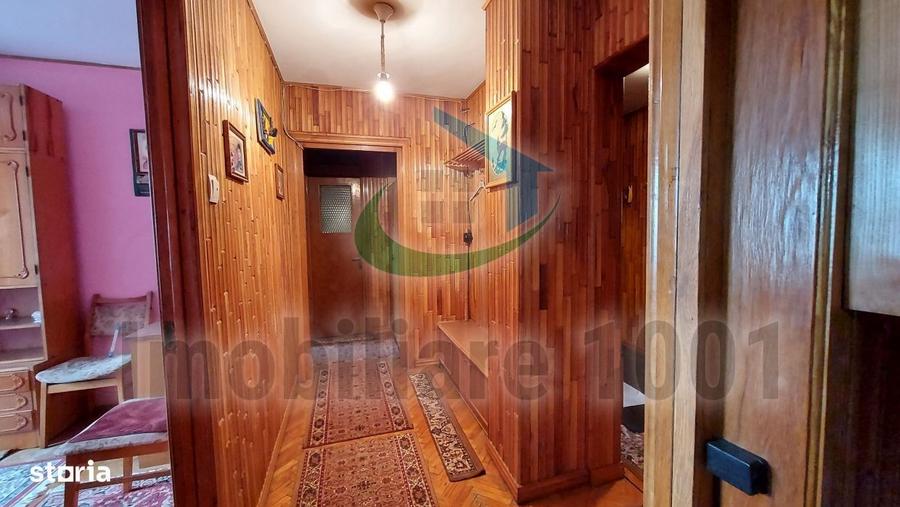 Apartament cu 4 camere decomandat în Republicii