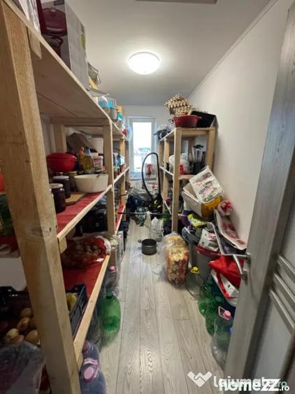 Casă cu 7 camere cu Teren 670 Mp în Săsar