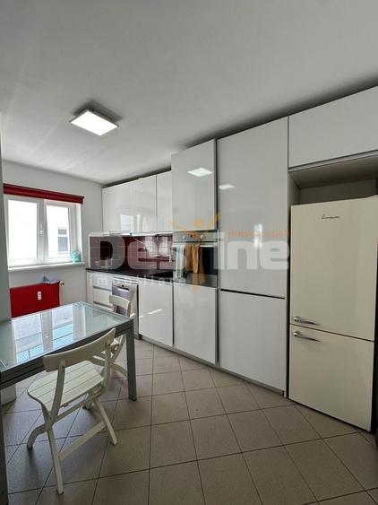 Apartament cu 3 camere decomandat, mobilat în Tineretului