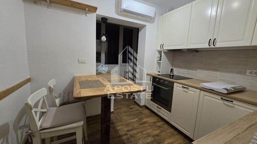Apartament cu 3 camere decomandat, mobilat în Torontalului