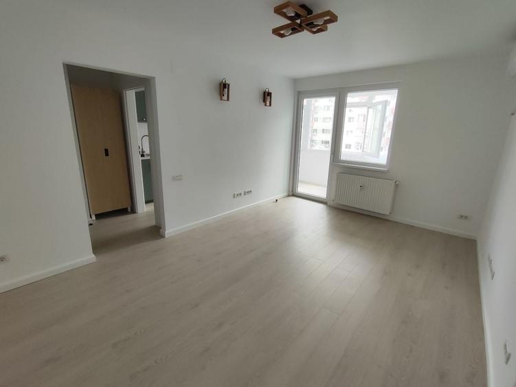 Apartament cu 2 camere semidecomandat, mobilat în Ștefan cel Mare