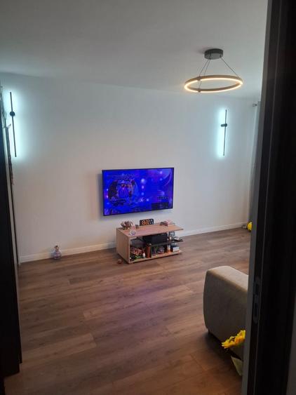 Apartament cu 2 camere decomandat în Titan