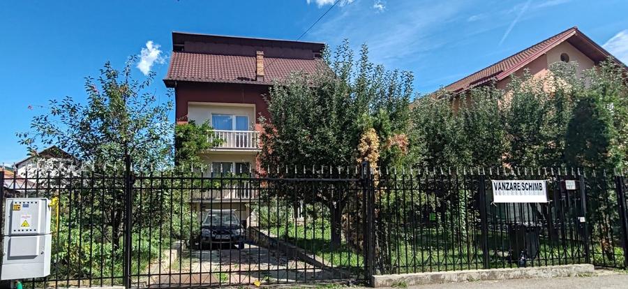 Casă individuală cu 5 camere cu Piscina în Curtea de Argeș