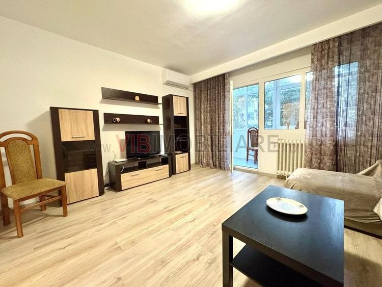 Apartament cu 3 camere decomandat în Gara de Nord
