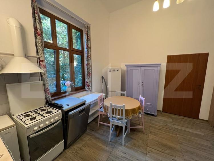Apartament cu 2 camere nedecomandat, mobilat în Medicină