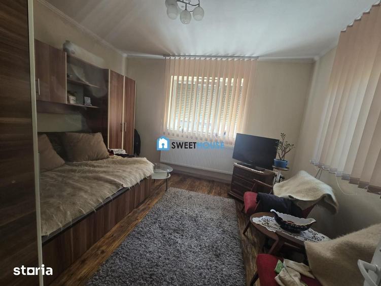 Casă cu 4 camere cu Teren 1200 Mp în Beclean