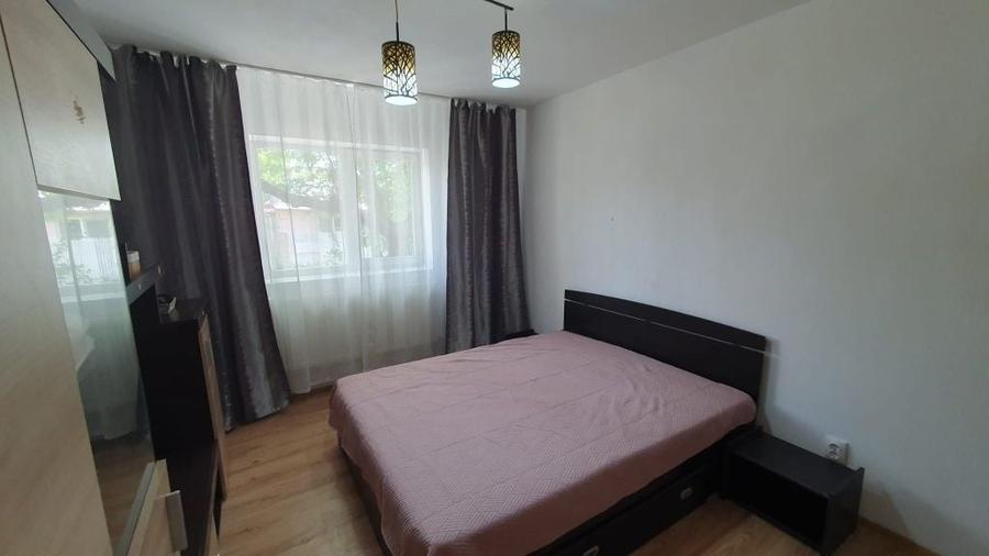 Garsonieră decomandată în Plopu