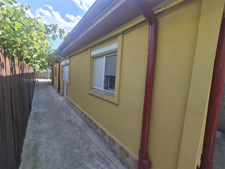 Casă individuală cu 3 camere cu Teren 198 Mp în Central