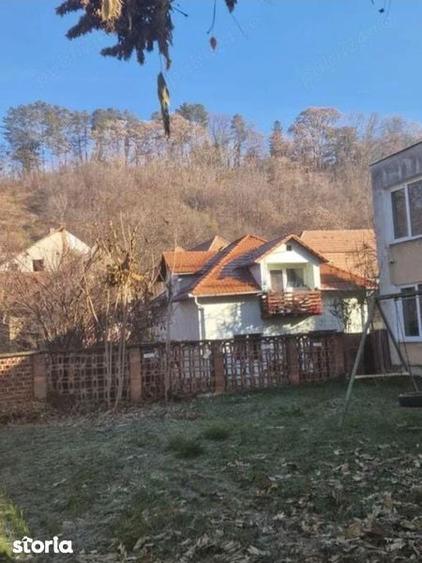 Casă cu 4 camere cu Teren 200 Mp în Central