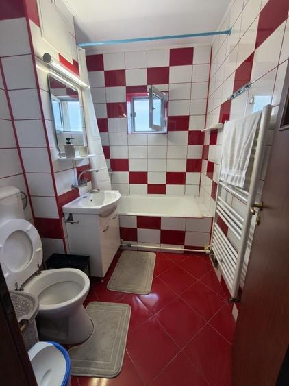 Apartament cu 2 camere decomandat în Calea București