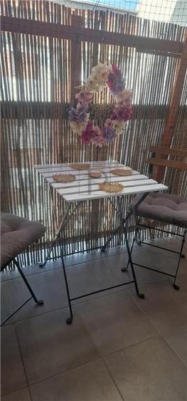 Apartament cu 3 camere decomandat în Buziașului