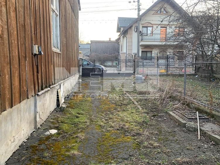 Casă individuală cu 6 camere cu Canalizare în Central