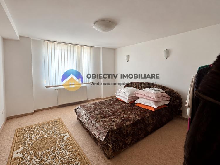 Casă individuală cu 6 camere cu Teren 3683 Mp în Agapia