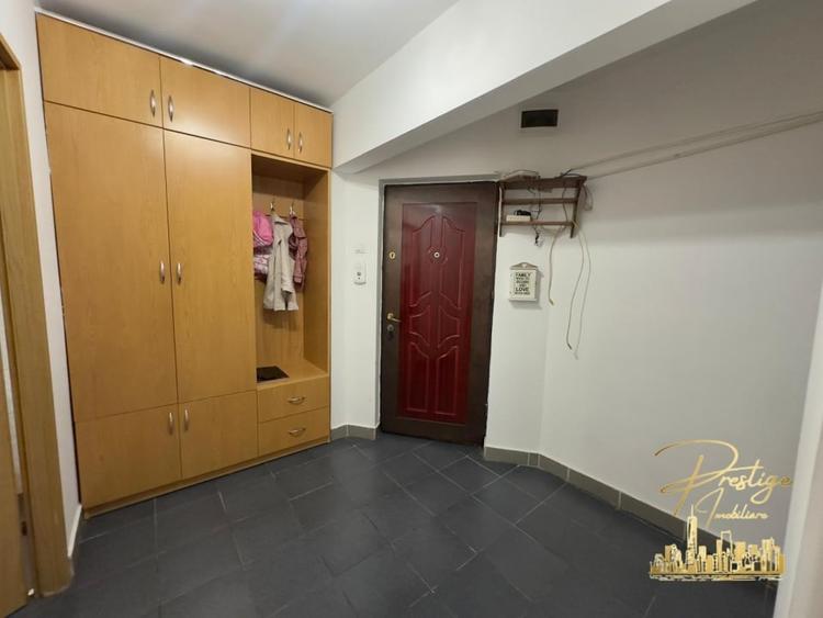 Apartament cu 2 camere decomandat, mobilat în Decebal
