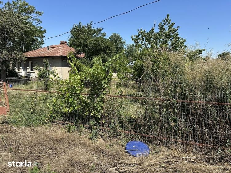 Casă cu 3 camere cu Teren 1200 Mp în Andrășești