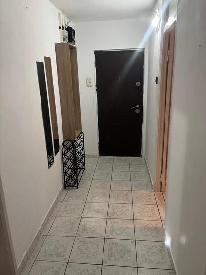 Apartament cu 2 camere semidecomandat în Malu Roșu