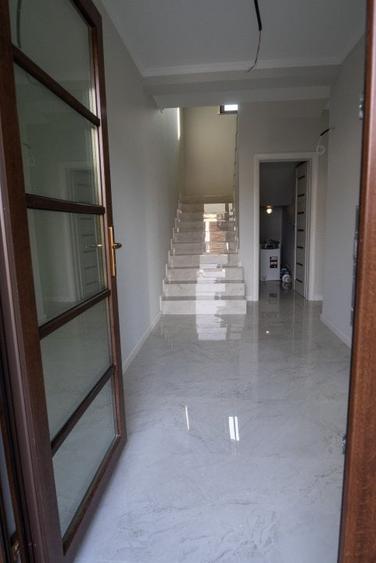 Casă individuală cu 4 camere cu Teren 400 Mp în Vânători