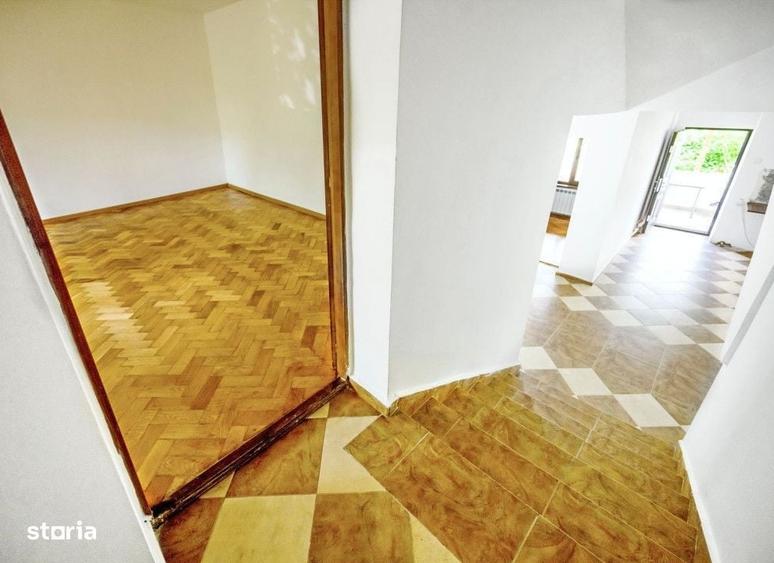 Apartament cu 3 camere în Podul de Fier