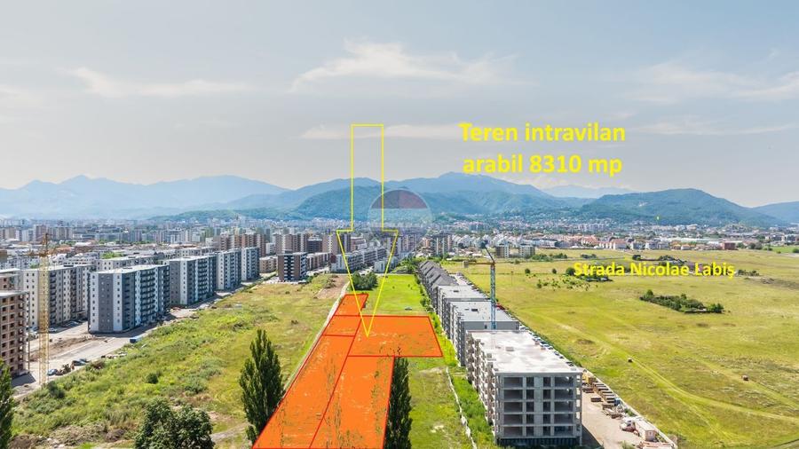 Teren Construcții intravilan de 8310 mp, în Tractorul