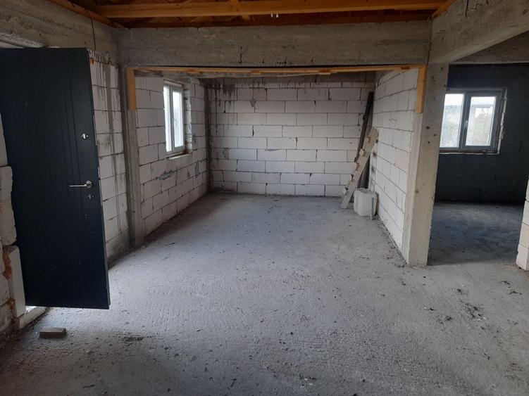 Casă cu 3 camere în Stejaru