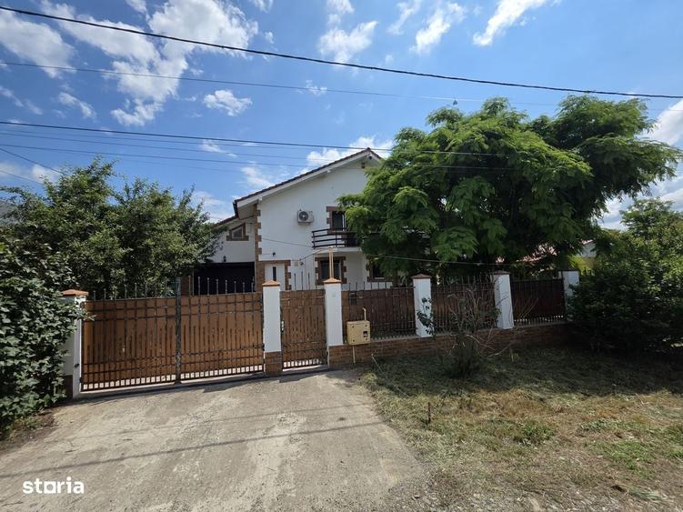 Casă cu 4 camere în Mihail Kogălniceanu