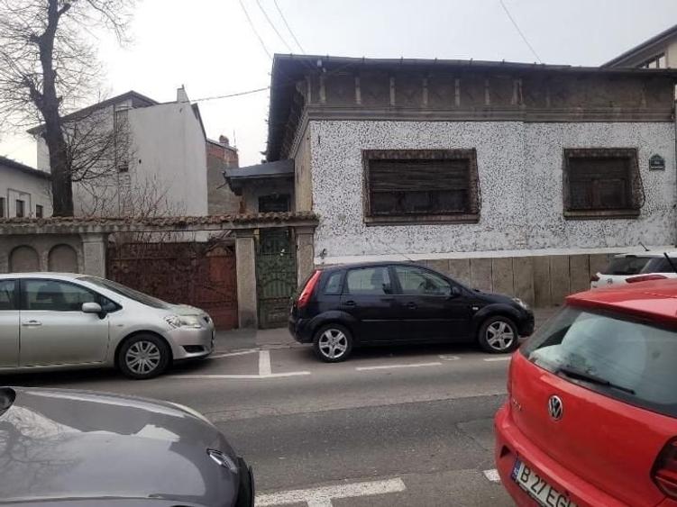 Casă cu 5 camere cu Canalizare în Coșbuc