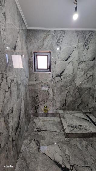 Casă cu 3 camere decomandat cu Canalizare în Agigea