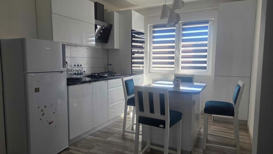 Apartament cu 2 camere semidecomandat în Micro 16