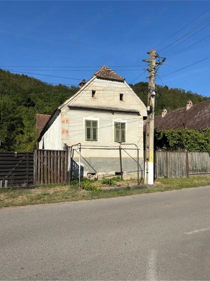 Casă cu 4 camere cu Teren 3000 Mp în Seleuș (Zagăr)
