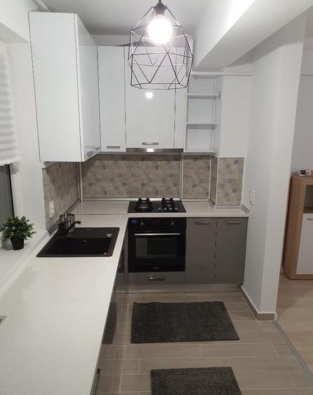 Apartament cu 2 camere decomandat, mobilat în Sud