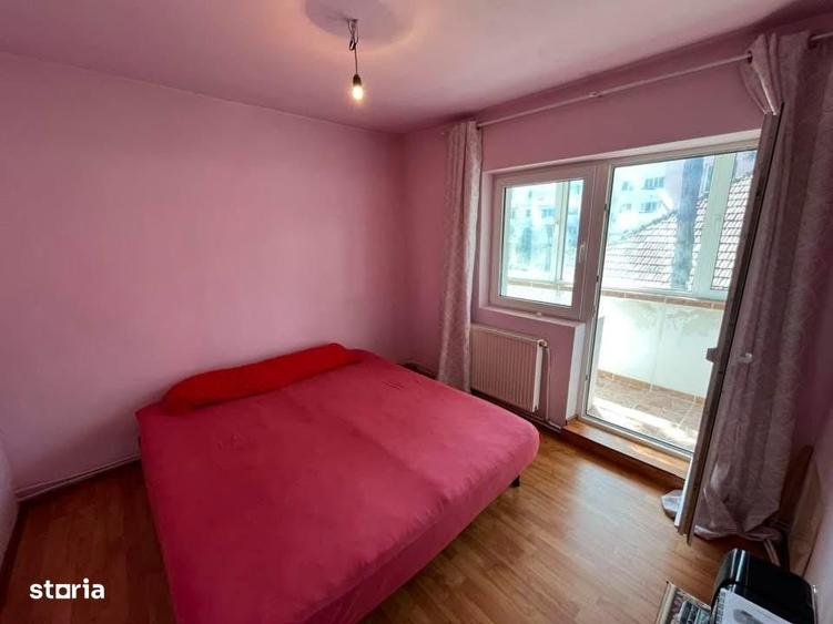 Apartament cu 3 camere decomandat în Ștefan cel Mare