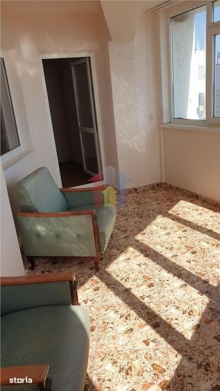 Apartament cu 3 camere decomandat în Central