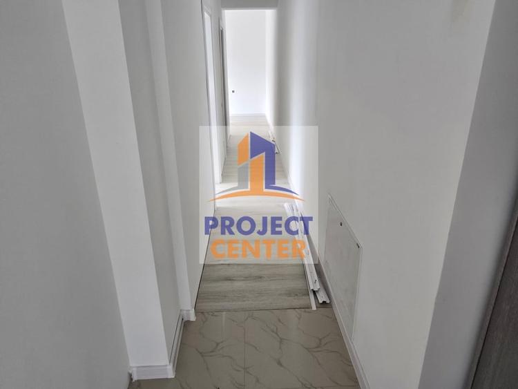 Apartament cu 3 camere decomandat în Prundu
