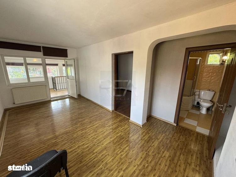 Casă cu 4 camere în Regie