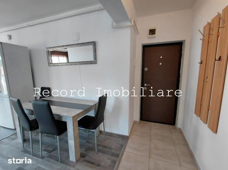 Apartament cu 3 camere semidecomandat în Florești