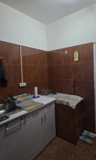 garsonieră zona Far mobilată utilată 22 mp - 2
